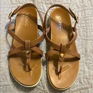 Vionic Brown Tan Crisscross Toe-Loop Sandals